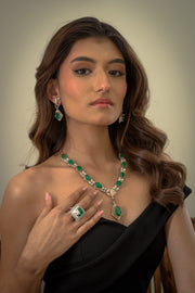 EMERALD ESSENCE diamond set